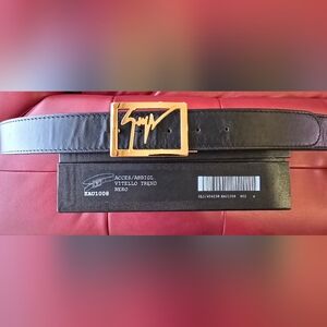 New Men's GiuseppeZanotti adjustable black leather belt, golden buckle, 115 cm